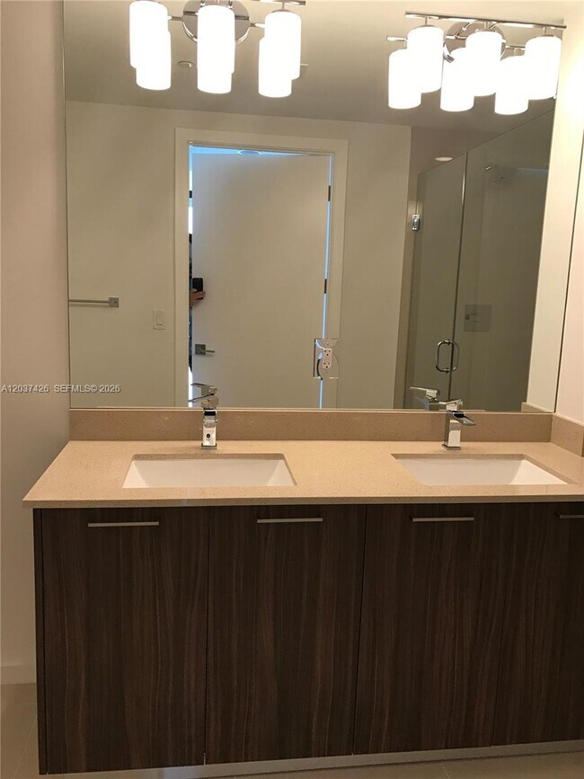 Foto del edificio - 5300 NW 85th Ave