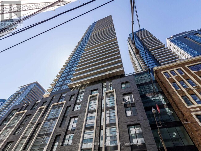 Photo du bâtiment - 125 Blue Jays Way