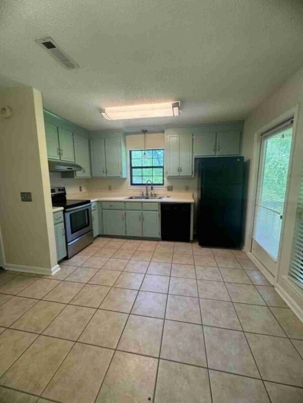 Foto del edificio - 202 Lakeview Dr