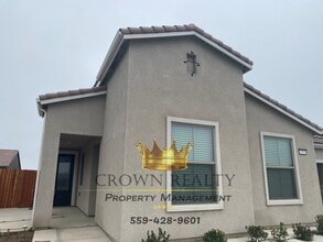 Building Photo - 1553 N Frontier St