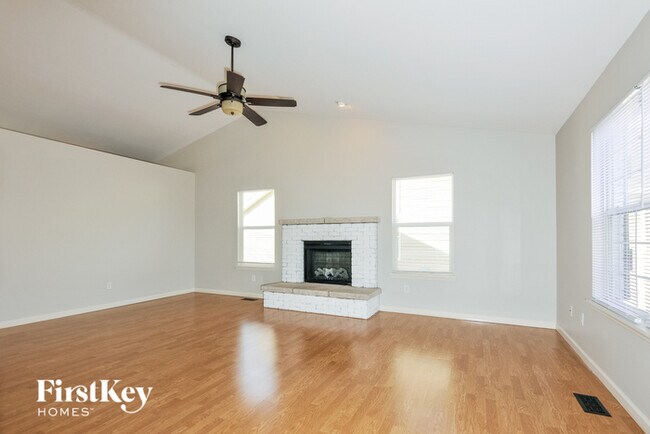 Foto del edificio - 305 Huntleigh Pkwy