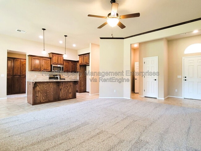 Building Photo - 4500 Oasis Ct