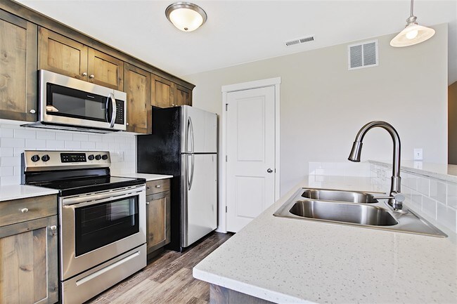 Foto del edificio - Beautiful 2 bed 2 bath Apartment!