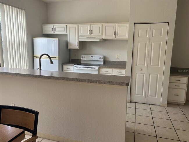 Building Photo - 5020 Sunridge Palms Dr