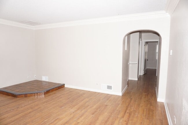 Building Photo - 25 N Logan Ave