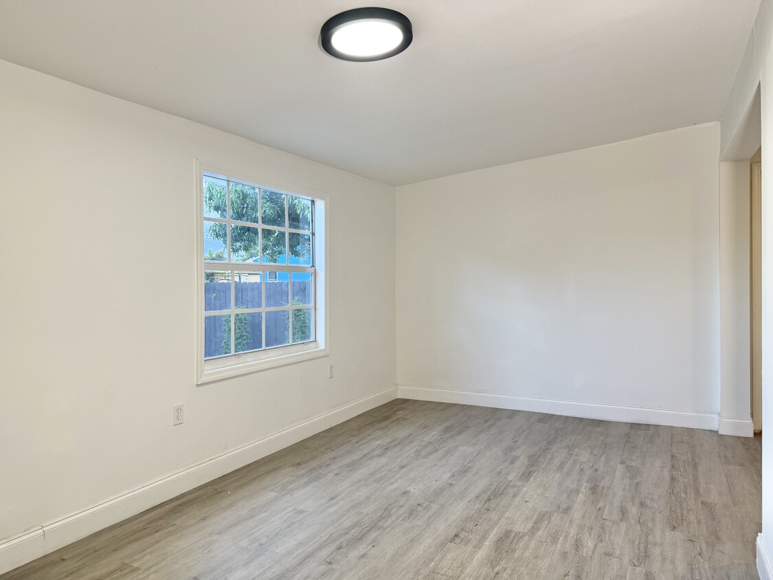 Foto principal - 2915 NW 29th St