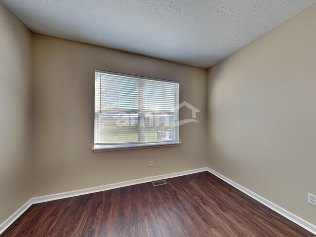 Foto del edificio - 16938 Cedar Creek Ln