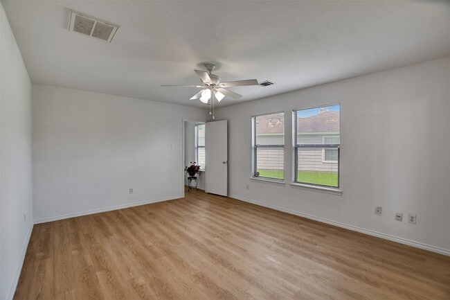 Foto del edificio - 18226 Coreland Ln