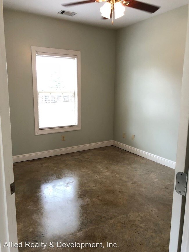 Building Photo - 306 Wesley Pl