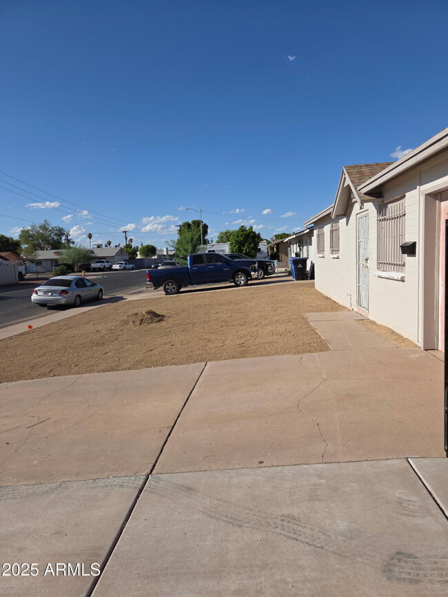 Building Photo - 3823 N 81st Ave