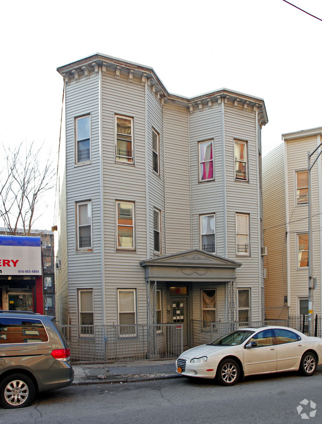 Primary Photo - 77 Jackson St