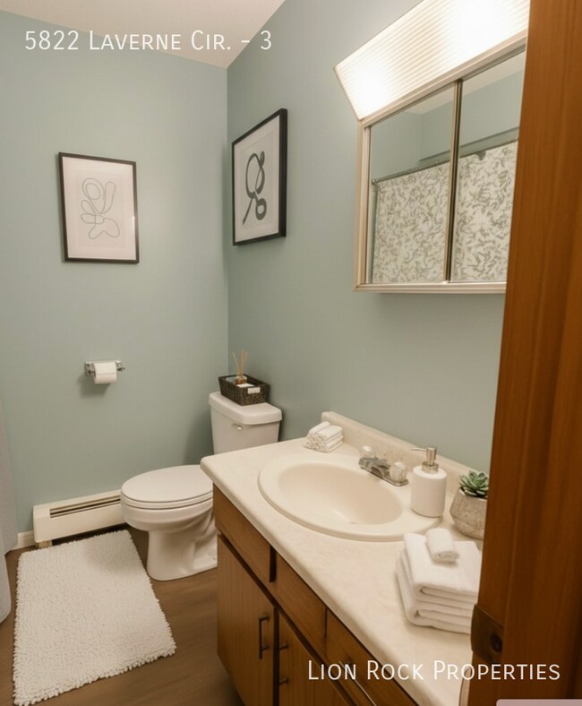 Building Photo - 5822 Laverne Cir N