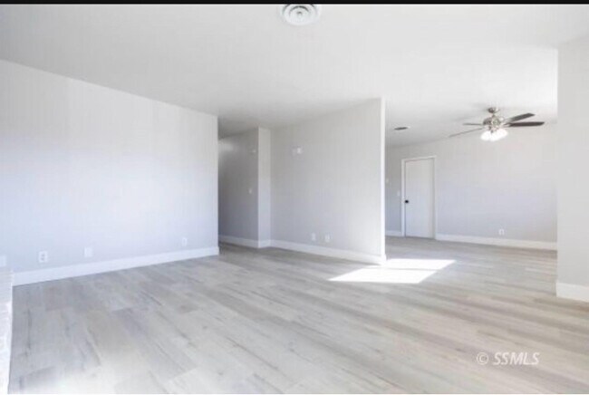 Foto del edificio - 608 E California Ave