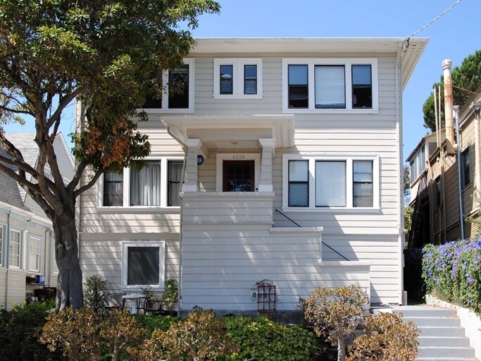 Foto principal - 4379 Howe St