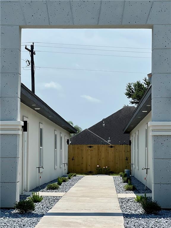 Foto del edificio - 503-505 W Farm to Market 495