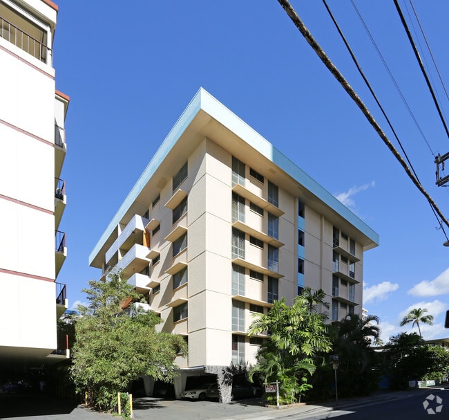 Waikiki Whale Watcher