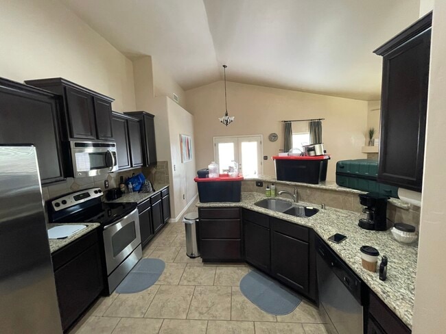 Building Photo - 1813 Amber Dr