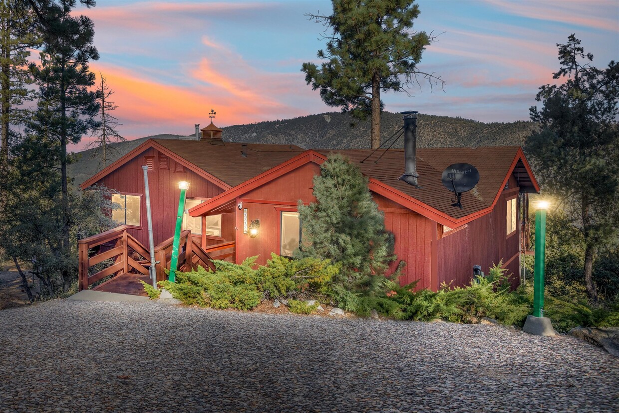 Primary Photo - 1616 Zermatt Dr