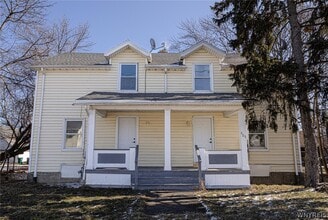 Building Photo - 609 24th St