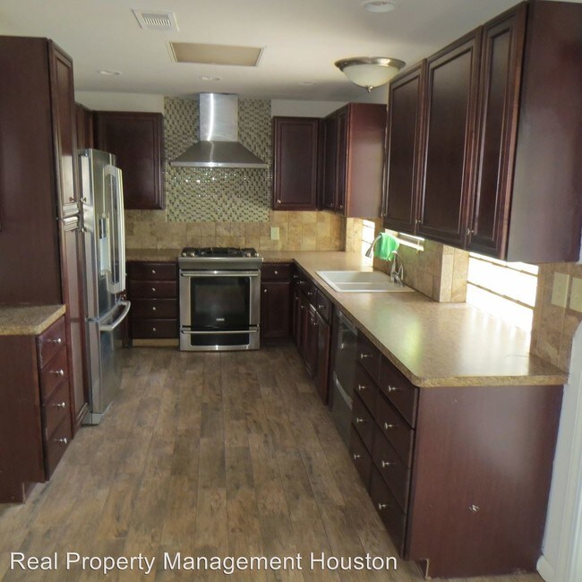 Building Photo - 4610 Randwick Dr
