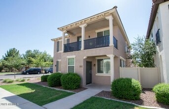 Building Photo - 971 S Brewer Dr