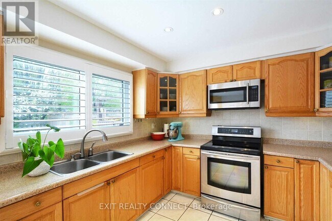 Building Photo - 1380 Windrush Dr