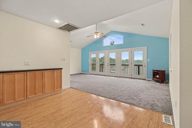 Building Photo - 1702 Oakfield Ave
