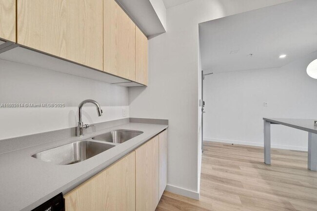 Foto del edificio - 1500 Bay Rd