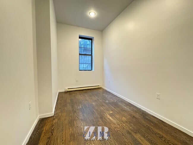 Foto del edificio - 950 Nostrand Ave