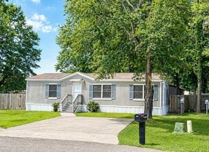 Building Photo - 33114 McKinley Cir