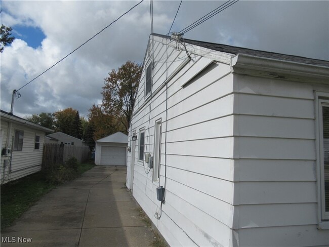 Foto del edificio - 1346 E 346th St