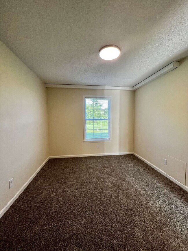 Foto del edificio - 3864 NORTHEAST DRIVE UNIT C