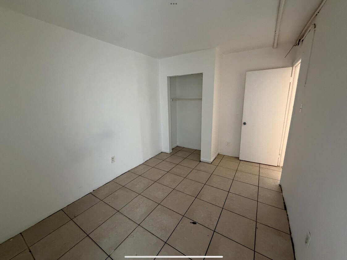 Foto del edificio - 1100 NW 7th St