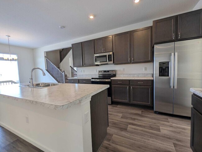 Foto del edificio - 8210 Daylily Dr