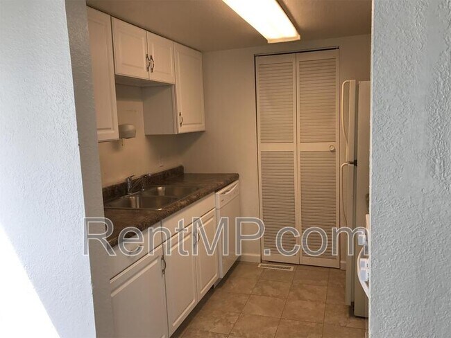 Building Photo - 1825 S Crawford - Unit C08