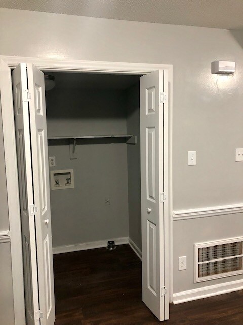 Foto del edificio - 4410 Graceland Ct