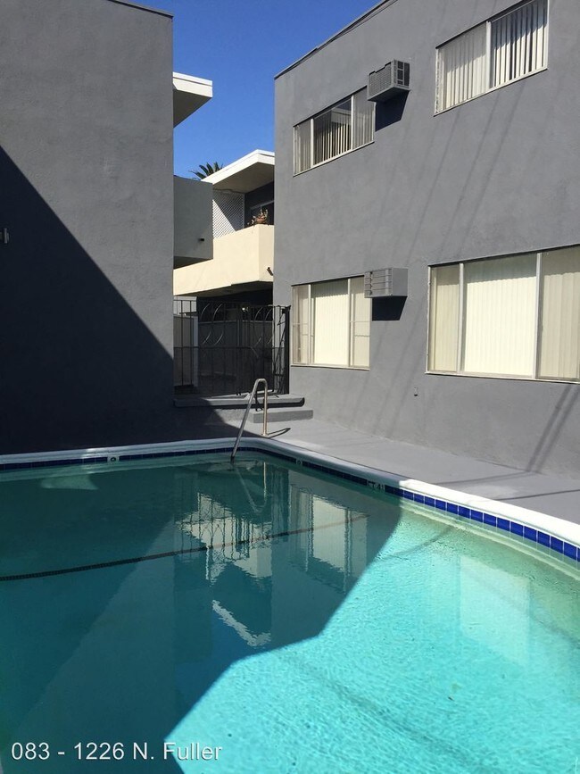 Foto del edificio - 1226 N Fuller Ave