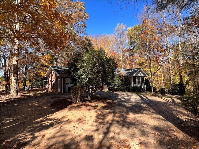 Building Photo - 285 Evans Cook Rd