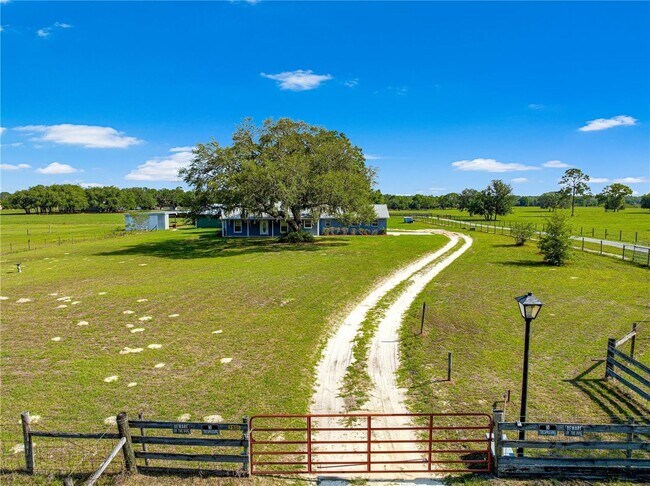 Foto del edificio - 3/2 Farm Home on 18.25 acres