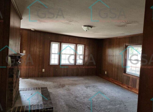 Foto del edificio - 3 Bedroom 2 Bathroom Available!