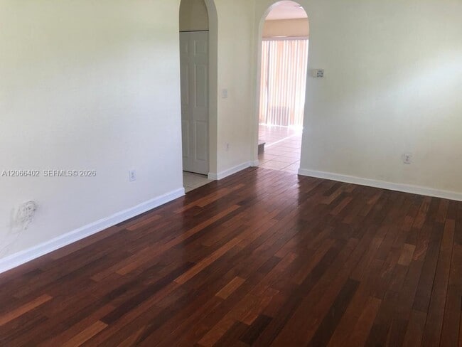 Foto del edificio - 5598 NW 113th Ave