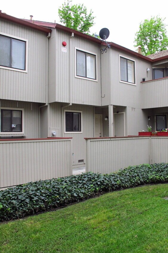 Foto principal - 2557 Westberry Dr