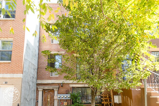 Building Photo - 451 Franklin Ave