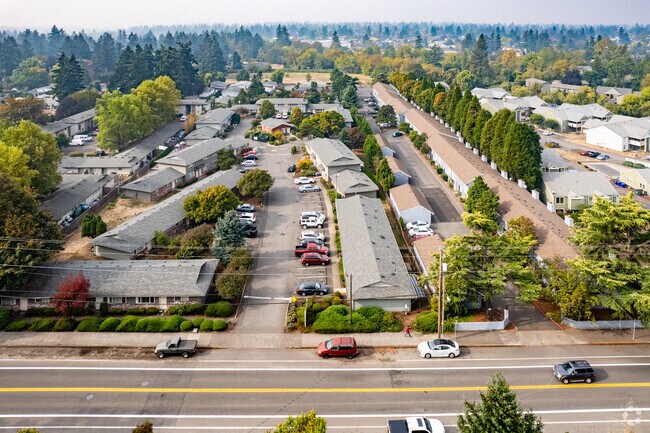 Foto aérea - CRYSTAL SPRINGS CONDOMINIUMS