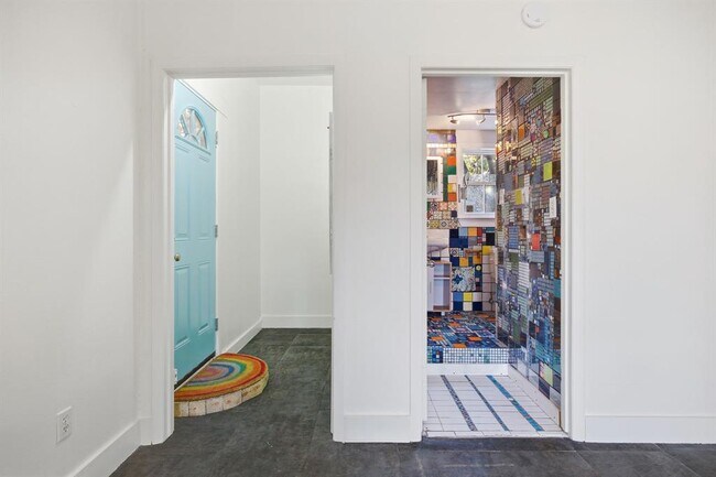 Foto del edificio - 1706 E 38th 1/2 St