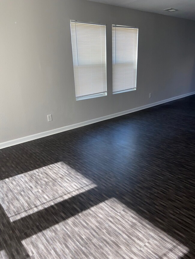 Building Photo - 213 Whitestone Dr NE - Available Now!!
