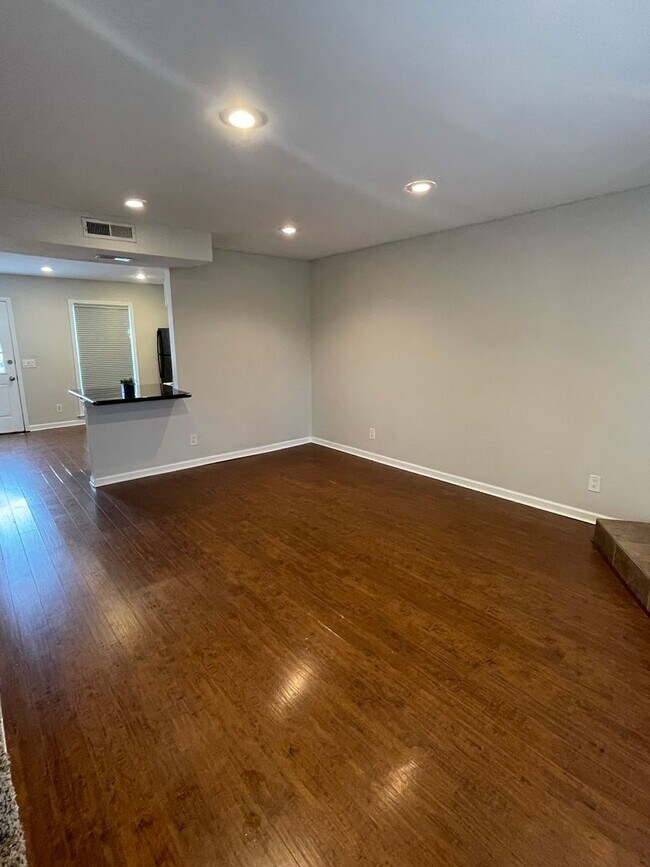 Photo - 724 W Due West Ave House