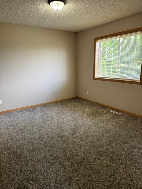 Foto del edificio - 402 Creekside Dr