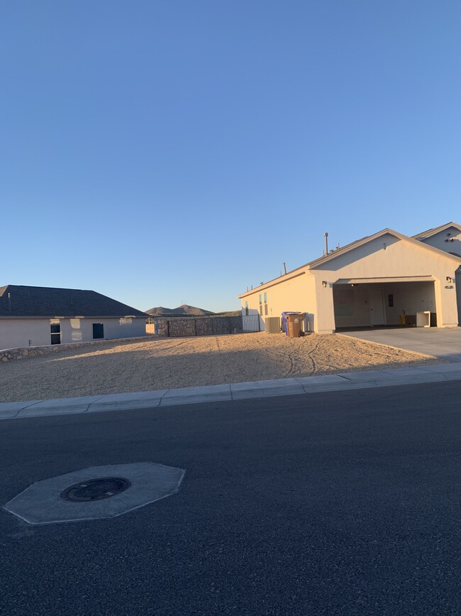 Building Photo - 4538 Red Mountain Cir