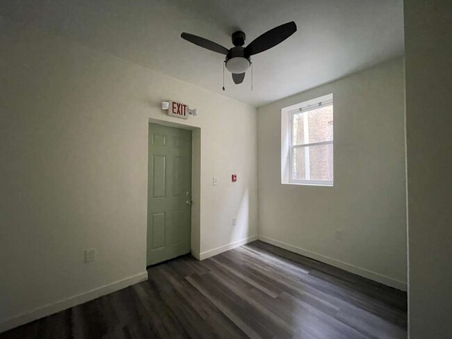 Building Photo - 6145 Lansdowne Ave